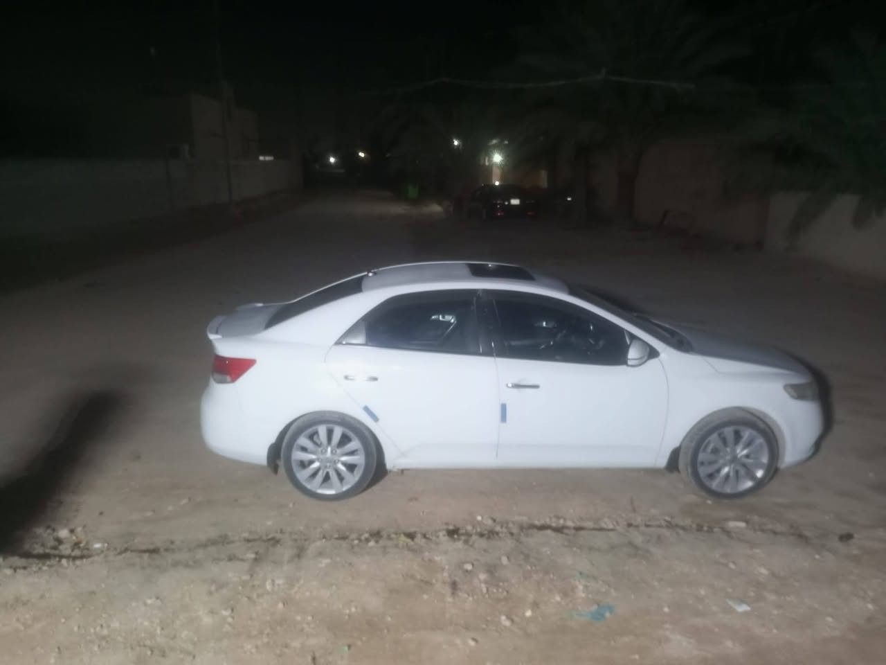 للبيع
سيراتو موديل ٢٠١١ رقم أربيل ابيض اللون مواصفات فول 
للاستفسار الاتصال على الرقم 
***********
