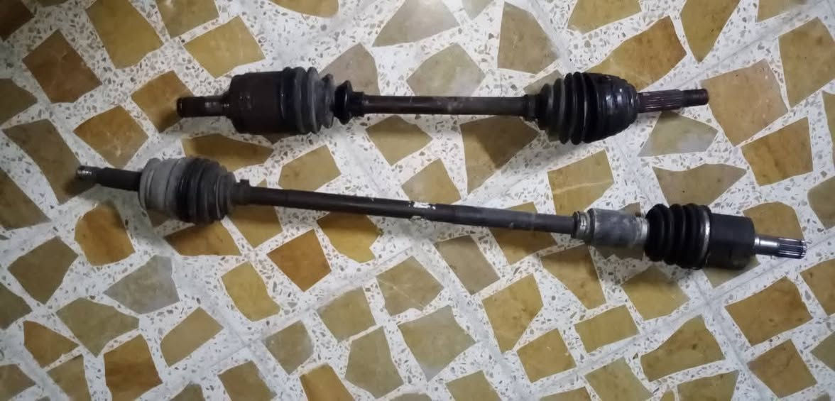 اسلام عليكم غراض اكسن و ريو حيل انضاف للبيع موصل جانب الايسر الاستفسار على الارقام التالية (***********) (***********)
