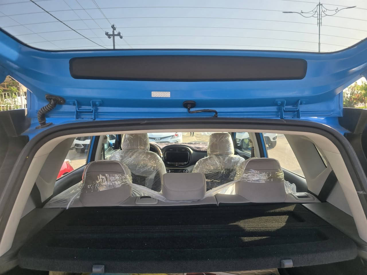 السلام عليكم..كيا صول..موديل ٢٣.رقم بغداد..باسمي.تحويل مباشر..فول مواصفات..السياره دايموند..بصمه تشغيل عن بعد..فتحه.فول رادارات..السياره بدون ايرباك..كشن السائق كهرباء..تدفئه كشنات..وبعد هواي مواصفات..مكان السياره ديالى..بعقوبه الجديده..مبايل ***********..بيع فقط بدون مراوس..
