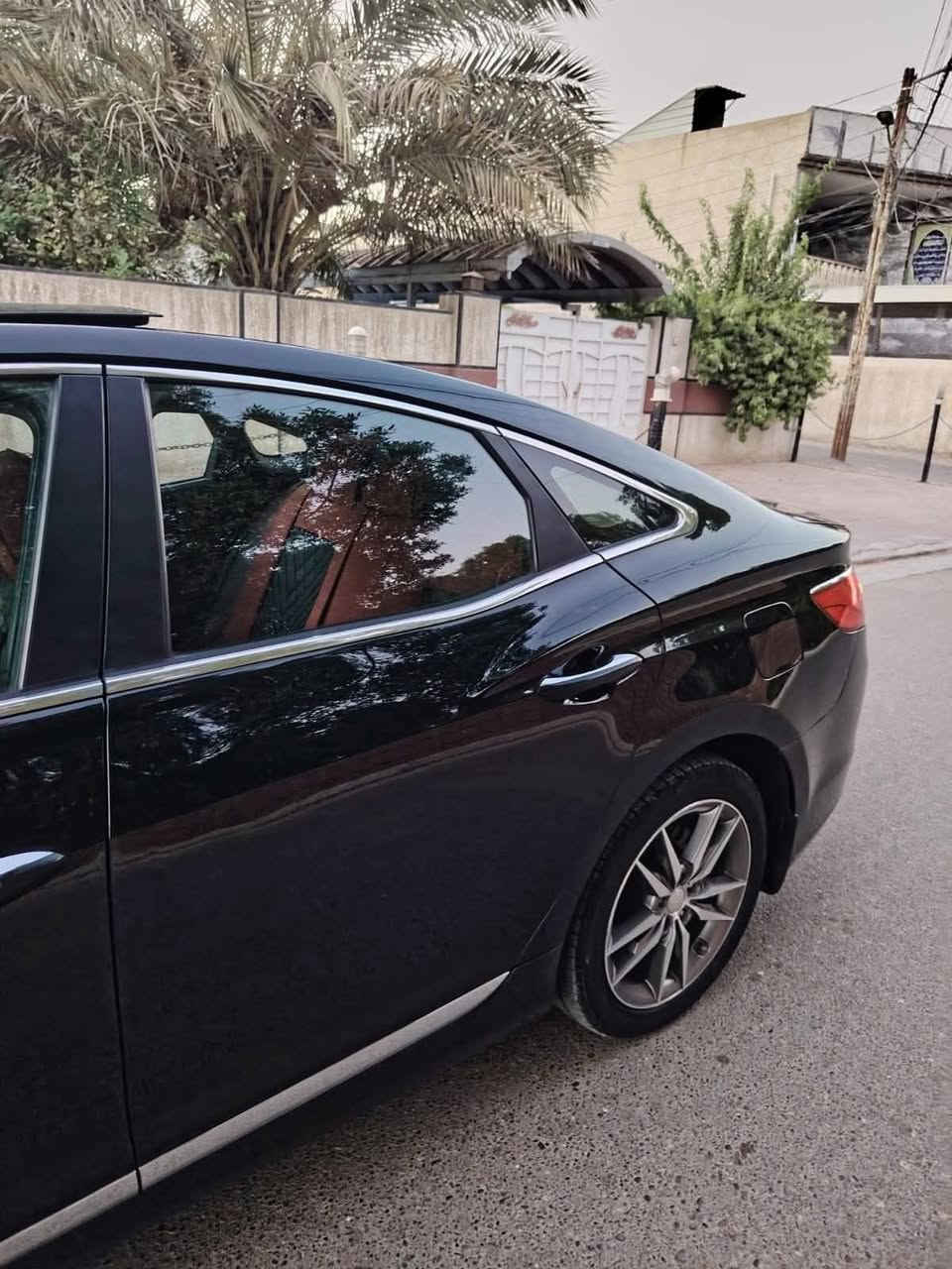 ازيرا موديل 2014
رقم سليمانية 
مكينة 2400
فووول واحد على واحد
للأستفسار***********
