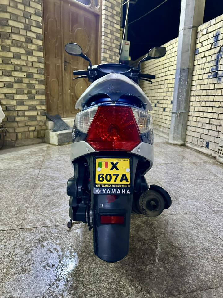 دراجة كامكو V2 ياباني ما مفتوحه ولا مصلحه ولا اي شي بيه كامله كهربائيات وكلشي دهن كل 15 يوم يتبدل 
سعر 975 الف وبيه مجال لشراي وبل عافيه علية الي ياخذه 
مكاني شطرة 
اتصال او واتساب ***********
