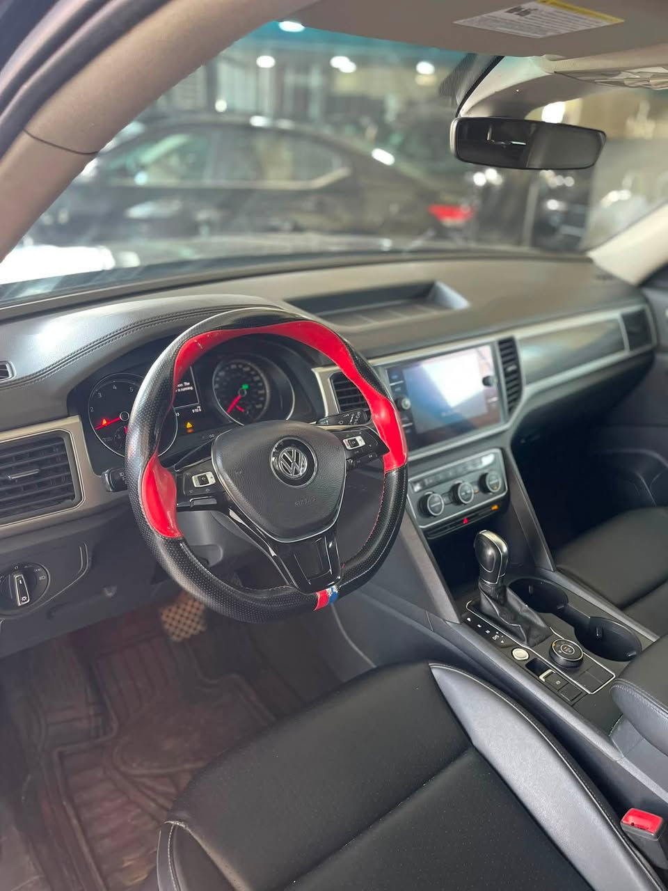 Volkswagen Atlas SE 2019
حجم المحرك 6 سلندر  

فول موصفات بدون سلايد 

وارد امريكي 

بوند صبغ

بدون دواخل

المواصفات  :

بصمة تشغيل

بصمة أبواب

تشغيل عن بعد (Remote Start)

صندوق شفط كهربائي 

رادار أمامي (تحديد مسار)

رادار جانبي (نقاط عمياء)

رادار خلفي (تحذير من الاصطدام)

تبريد مركزي

كشنات جلد

هاند بريك بصمة

Android Auto 

Apple Car Play 

مانع انزلاق+ABS

شاشة كبيرة لمس

حساسات خلفية+ كاميرا 

تحكمات استيرن

اوتو ستارت Auto start 

اوتو ستوب Auto Stop 

وبقية المواصفات المعروفة

العنوان دهرك

رقم دهوك

للاتصال استفسار ***********
