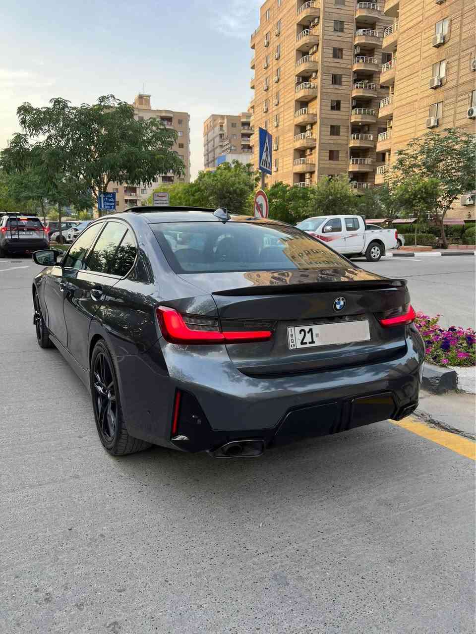 BMW330 X Drive
2020 Kit M 2024 
‎ماشيه ٨٥
‎السياره فول موصفات 
‎كيجات دجتال 
‎شاشه  كبيره
‎كشنات تدفئه + فول تحكم+خزن ميموري
‎رادر منع تصادم+رادر النقطه العمياء+رادر خطوط الطريق 
‎اوتو هولد
‎٣ مودات للقياده 
‎اناره ليد دشبول متغير الوان 
‎حادثها جاملغ امامي وباب بدون دواخل 
‎صور الحادث موجوده
‎ايرباك طاك
‎محرك جديد شادلها
‎كير تبريد كهربائيات كفاله صفرمسج
‎الصدر يحتاجله ترتيب بسيط
‎سياره كلش حلوه وكاعد 
‎رقم سليمانيه تحويلك ثاني يوم
***********
‎مكان السياره بغداد المنصور بغداد, العراق
