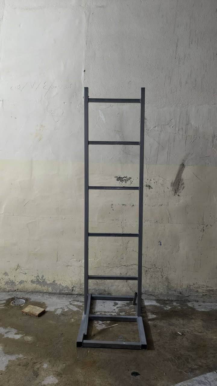 يوجد سكلات جحش للبيع العدد5 الارتفاع 180cm السعر 200الف وبي مجال بسيط تواصل خاص او بل رقم. ***********
