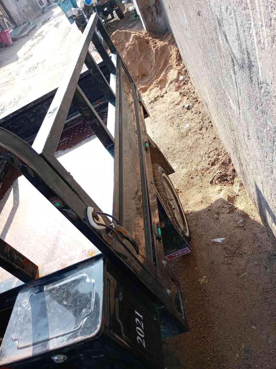 السلام عليكم ستوته للبيع موديل 2021 مكاني كوفه شارع المطار مستعجل *********** خاص مامتوجد محرك مفتوح الستوته مكفوله
