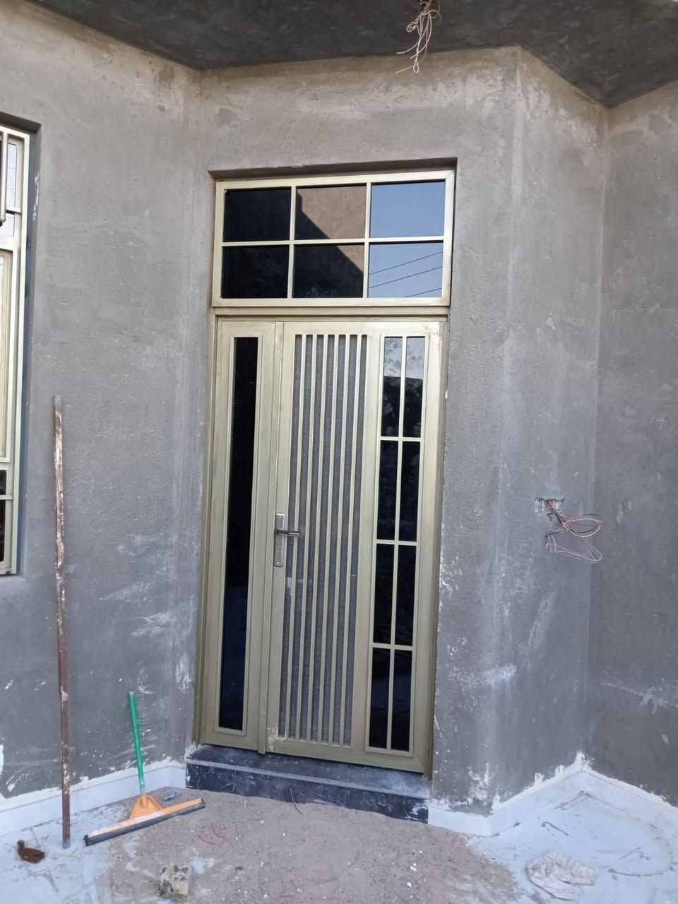 عمل درجة اوله ابواب وشبابيك والمجرات والسقاف بأنواعها يمكنكم التواصل على الواتساب *********** أحمد الحداد
