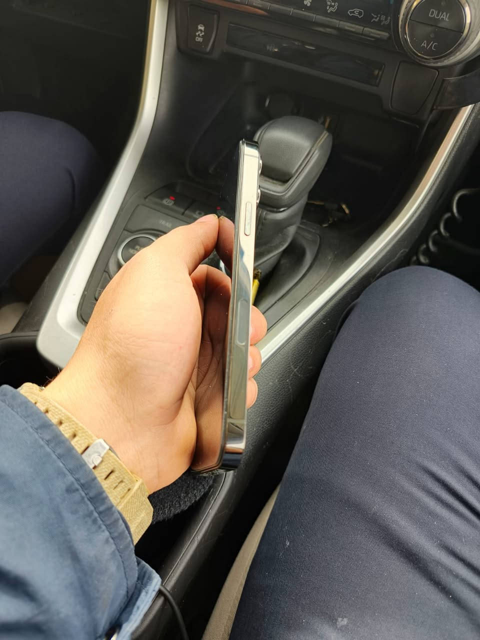 ١٣ برو ماكس ذاكره ٢٥٦ بطاريه ٩٥مبدل شاشه وكاله اصليه الضهر مفطور جهاز نضيف للبيع او مراوس ب احدث راسلني خاص


**إذا كنت صاحب هذا الإعلان وتريد حذفه لأي سبب، رجاءا أرسل رسالة إلى الدعم الفني**