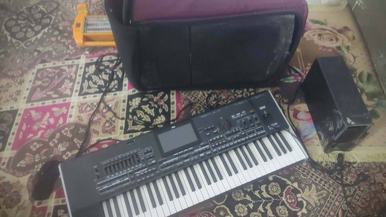 السلام عليكم مونيتر مونيتاربو نضيفه كلش شرط الفحص والشغل 
مكاني كربلاء *********** 550 وبيه مجال
