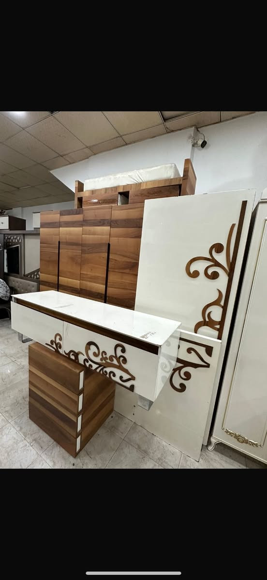 السلام عليكم غرفه نوم كامله نفرين كل وحده وسعرهه المكان تكريت حي العصري نهايت شارع البلديه يم أسواق البركه الرقم بي الانتصال واتساب ***********
