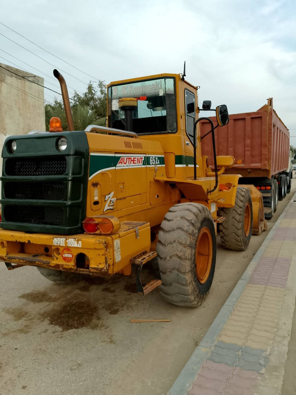 للبيع او مراوس تريله كاوسكي وارد امريكي65 مديل 2000مكينه كمنز رقم بابل نگليزي مكينه جاهزه للعمل سعر280وبيه مجال مكاني ديوانيه قضاء شنافيه ***********
