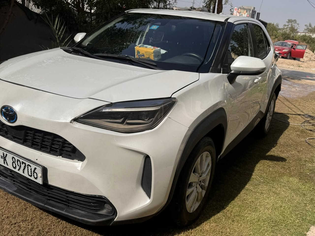 السلام عليكم للبيع تيوتا يارس كروز موديل 2024هايبرد محرك 1500 ضرر فقط جاملغ يسار مبدل قطعه اصليه وبدون صبغ ماشيه سياره 51الف كيلو سياره جاهزه كل نقص مابيه عليه صيانه كامله مواصفاته رادار مانع تصادم مودات قياده اتو هولد سياره بصمه مري شفط جام اوتو رقم بغداد بئسمي سياره عليه صيانه كامله 
سعرها 133ورقه مكانه بغداد الدوره 
تواصل(***********)(***********)
