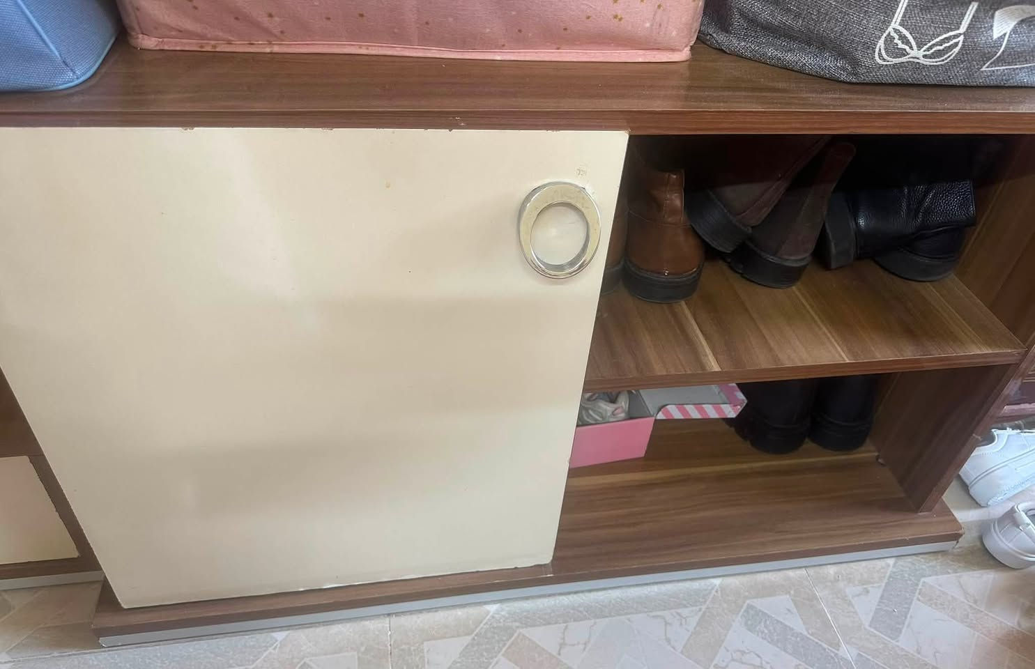 غرفة نوم وميز تلفاز بسعر مناسب جدا


**إذا كنت صاحب هذا الإعلان وتريد حذفه لأي سبب، رجاءا أرسل رسالة إلى الدعم الفني**