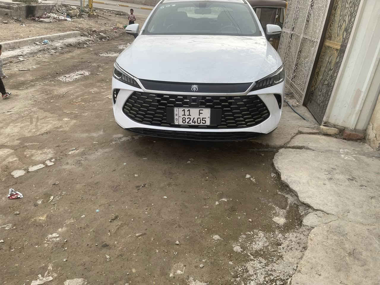 السلام عليكم اخوان ببوادي ٢٠٢٥ بعده زيرو ماشيه ١٠٠٠ كيلو البيع بيه ضربه بنيد جاملغ بس بارد نفسهم مصلحات بيه شاصي نفس معدل هي صور موجوده سياره جديده بيه شاحنه اكتروني بيه حوضيات رقم تليفون ء***********.  السعر ١٠٥
