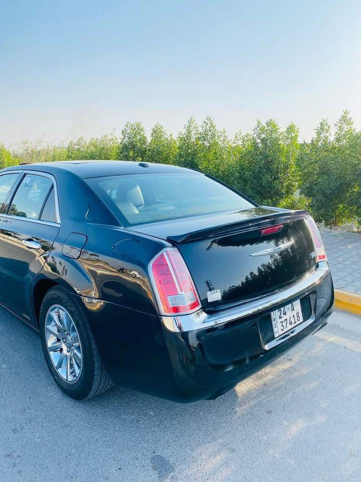 السلام عليكم اوباما 2013 بيع فقط فول مواصفات بانوراما وباقي المواصفات معروفه السياره استخدام شخصي وارد امريكي داخله كلين. ماشيه 176 الف كيلو متر وليس ميل  اهنا بالعراق شبرين كلير بالبنيد. ويم قبق البانزين هم. اكو كلير وجاملغ عكس السايق. مبدل مال حاويه نفس اللون بدون اي دواخل تفحص سونار. وبالعافيه عليك عليها ادامه كامله. من كلشي ما متواجد ع الفيس. عنواني مدينه الصدر *********** السعر 180 مجال بصيط
