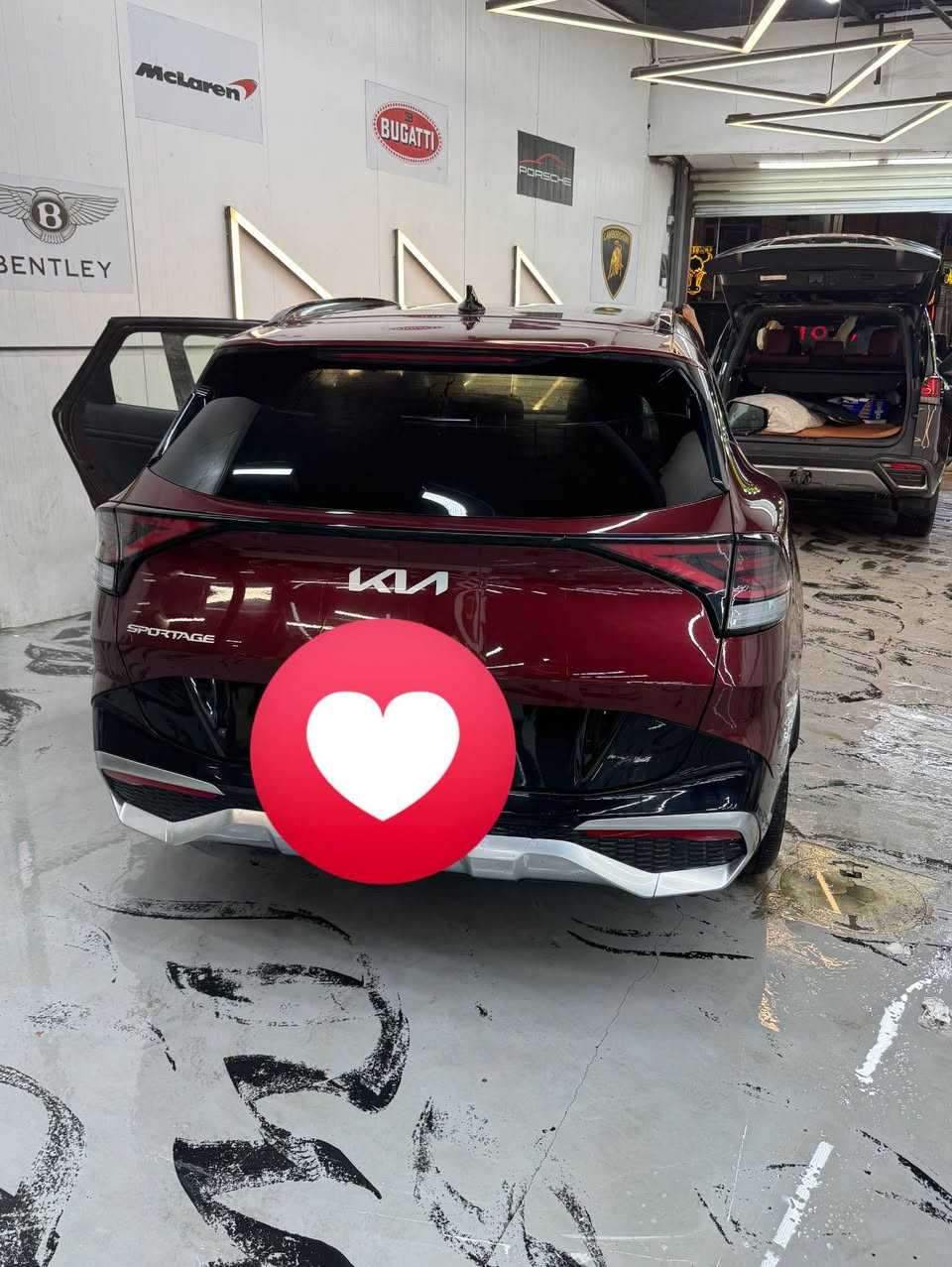 السلام عليكم سبورتج 2024 بنزين  اكس برو  فول برستيج فول مواصفات للاخير اعلى فئه بالسبورتج ماشيه 7000 فقط 
حادثها.باب الساءق و البعدها و شويه كلير بالجاملغ الامامي  
رايدها 228  
***********
