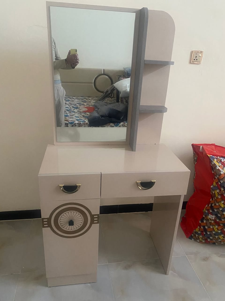 السلام عليكم
ً

غرفه اخشاب للبيع  وياهة الدوشك 

مستخدمة سبوع نطافة ١٠٠٪؜

سعر ٧٧٥ وبيهة مجال شي بسيط


**إذا كنت صاحب هذا الإعلان وتريد حذفه لأي سبب، رجاءا أرسل رسالة إلى الدعم الفني**