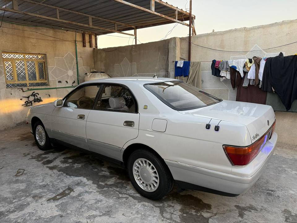 السلام عليكم سيارة بطه فصل للبيع الموديل 1993 سيارة مكفولة من الكص والنقل وضربة والعيب الشرعي سيارة مكينه وكير فيفيتي جدد تبريد ثلج رقم سيارة بصرة النكليزي الجديد رقم مميز سنوية مجددة الغاية 2030 حدادة وكهربائيات كلها شغاله تخم تاير ويلات جدد دواخل جديدة والسيارة جتهزا مجهزا  مكان سيارة بصرة السعر62  اللاستفسار على الرقم *********** الزبير, البصرة
