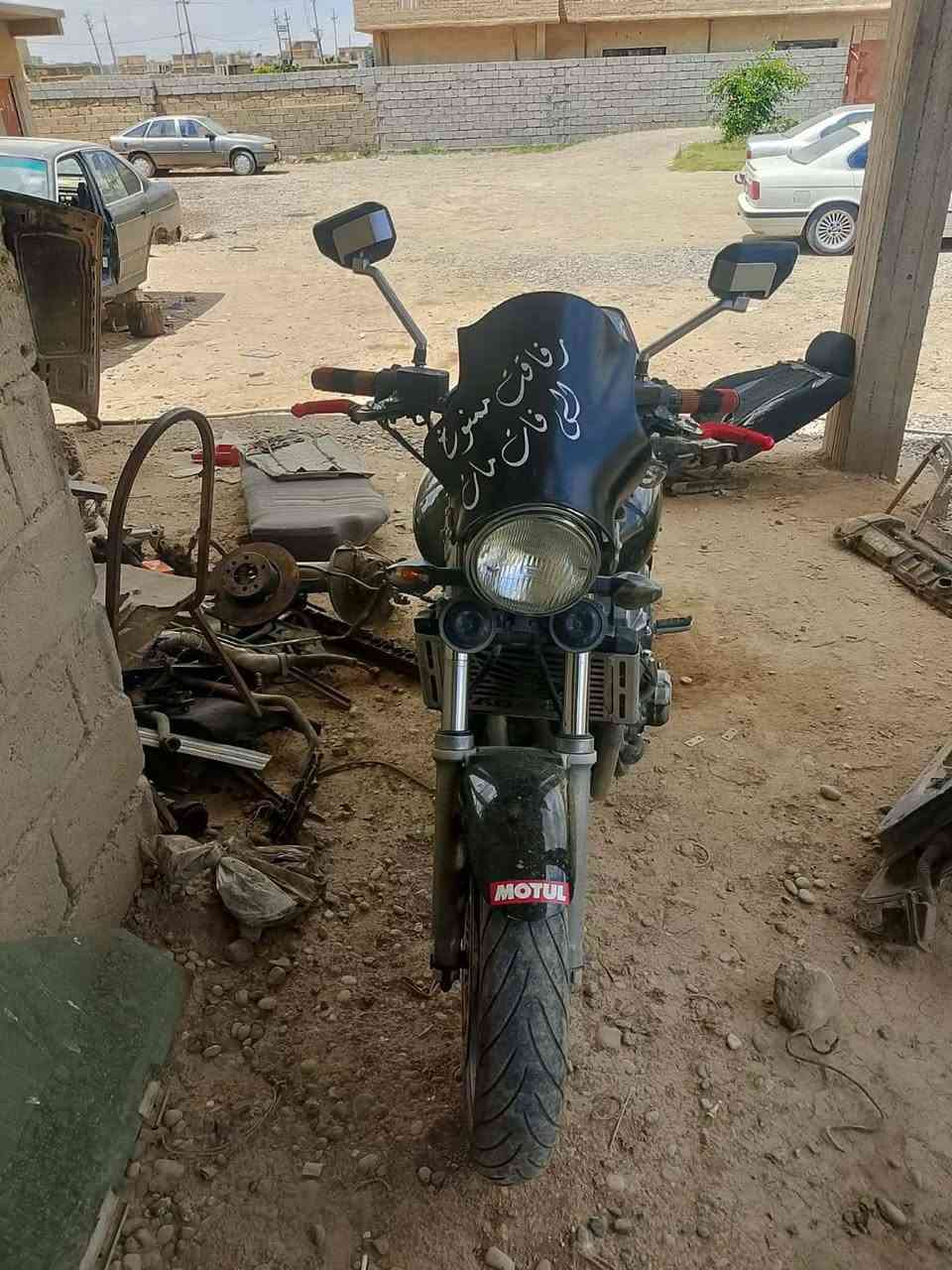 السلام عليكم دراجه بطه هوندا 1000مال حاويه شرط مال ملموسه بيه نقص بس الصفاحيه دراجه حلوه نضيفه الستفسار *********** ملاحضه مستعجل حيل
