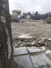 بيت واقع حال 100متر بسعر مناسب غرفه وصاله والمنور مسوي مطبخ سقف عگاده ...