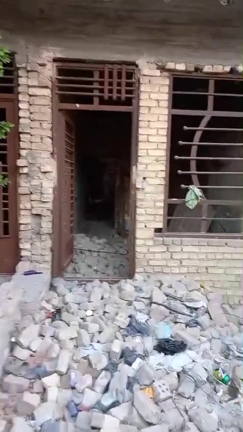 السلام عليكم 
نص دار للبيع
عرض 3.5 متر
نزال 25 متر 
للتواصل والاستفسار على الرقم التالي
***********
الموقع: الحسينية الراشدية 5000الاف
