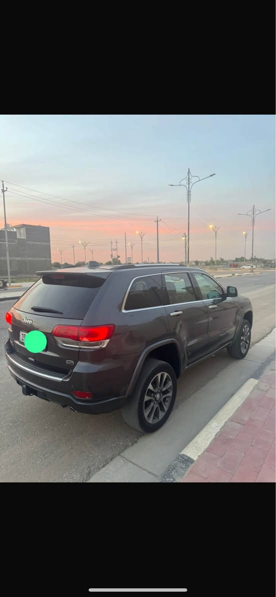 جيب أوفر لاند  Jeep Overland
الموديل 2017
رقم السيارة | كربلاء ومكانة كربلاء 🔹
 📍 السعر 170
المسافة المقطوعة (((70)))الف

⚠️ حادثها موضح بلصور 

المواصفات 🔰

‏‎ جگات تصعد وتنزل محرك 6 سلندر 3600 صالنصه عدد اثنين

‏‎فتحة بانوراما.

‏‎كشنات جلد بشعار اوفرلاند مع تدفئة وتبريد.

‏‎كشنات خلفية مع تدفئة.

‏‎كشنات أمامية بتحكم كهربائي وذاكرة.

‏‎ستيرن تدفئة وكهربائي مع شفتات.

‏‎دشبول خياطة بلادي أصلي.

‏‎جكات.

‏‎أربع وضعيات للقيادة.

‏‎نظام صرف الوقود (إيكو).

‏‎مرآة جانبية عند الرجوع للخلف مع هيتر.

‏‎لايتات لد أمامي وخلفي مع منظومة زينون بلادي.

‏‎كاميرا خلفية وحساسات أمامية وخلفية.

‏‎شاشة كبيرة.

‏‎صندوك كهربائي.

‏‎تشغيل عن بعد.

‏‎هوكات أمامي وخلفي. كربلاء, العراق


**إذا كنت صاحب هذا الإعلان وتريد حذفه لأي سبب، رجاءا أرسل رسالة إلى الدعم الفني**