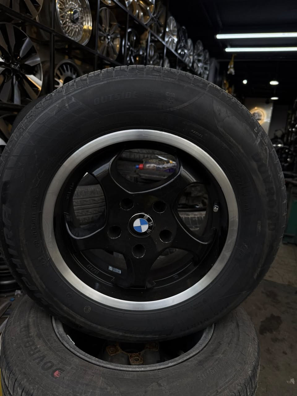 ويل أم فايف أصلي – قياس 15
تخم تاير جديد | إنتاج 2025

📍 بغداد – حي العامل – شارع 7 نيسان
📞 واتساب: ***********
🚚 توصيل لجميع المحافظات
