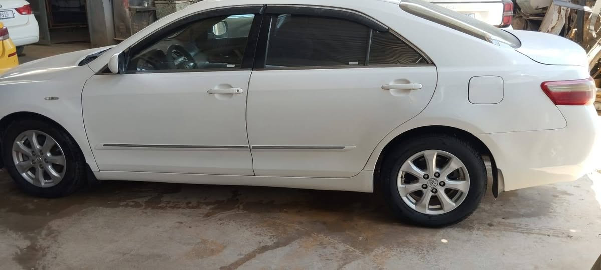 سلام عليكم كامري 2008 محدثه 11 glx خليجي ضربته بس بل هلال شويه وقبق البانزين سياره كلش حلوه سعر 95 بيه مجال ستفسار ***********
