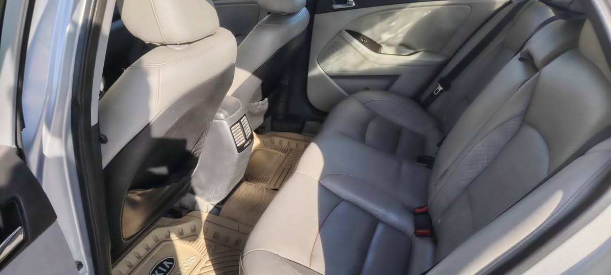 أوبتما 2015 فول عدا الفتحة وارد أمريكي قطعتين جاملغ الايسر مصبوغ والبنيد مبلد نفس الون سيارة جاهزة من كلشي وعليها كل شي حدادية خلفي ولا أمامي يمين رقم ذي قار بأسمي واسم مكان السياره كوت ***********
