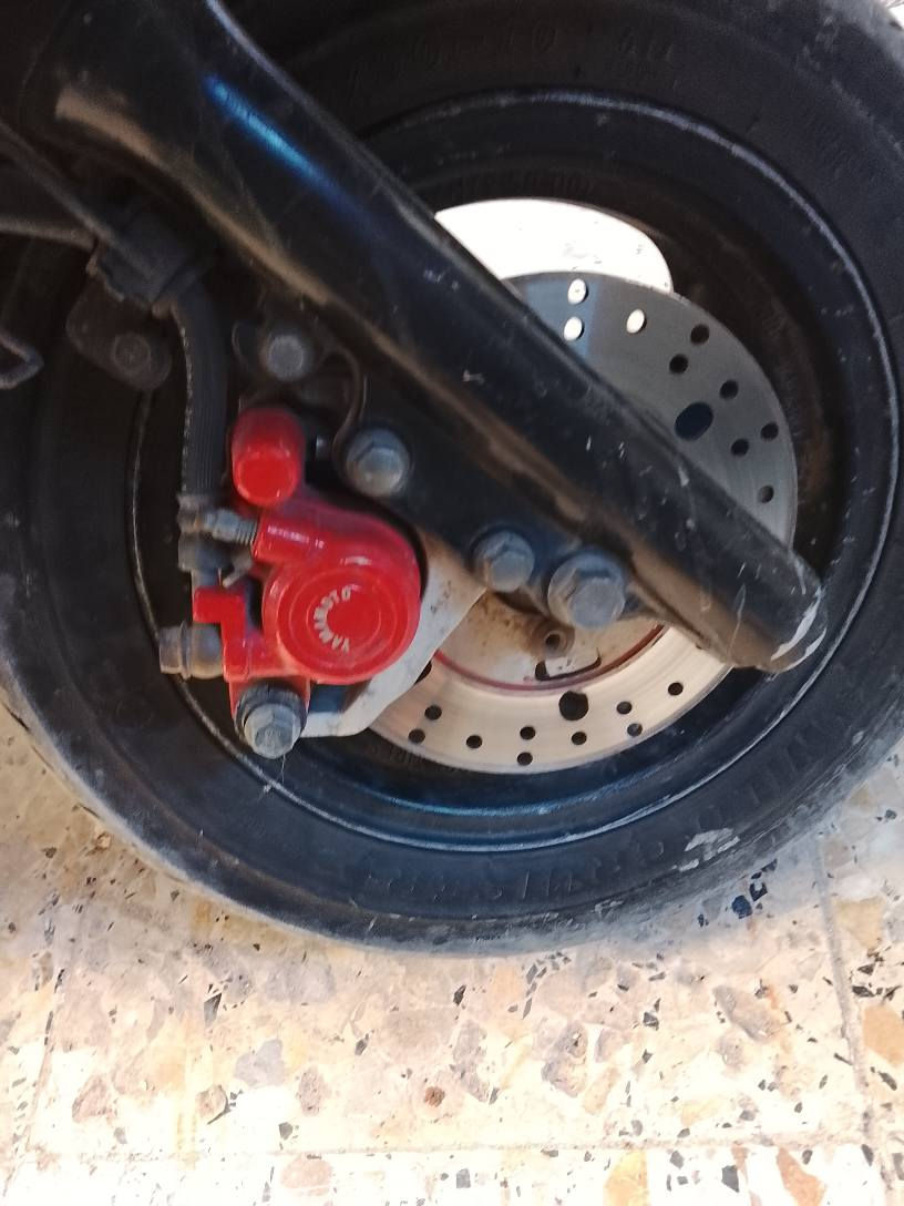 اسلام عليكم عندي دراجة بريز سرعة 140 دراجة مكينة ما مفتوحة هندر نكرة سلف بس لباتري تعبان  سعر 550 وبيهة مجال لمكان بغداد العلوان بياع شرطة رابعة رقم ***********
