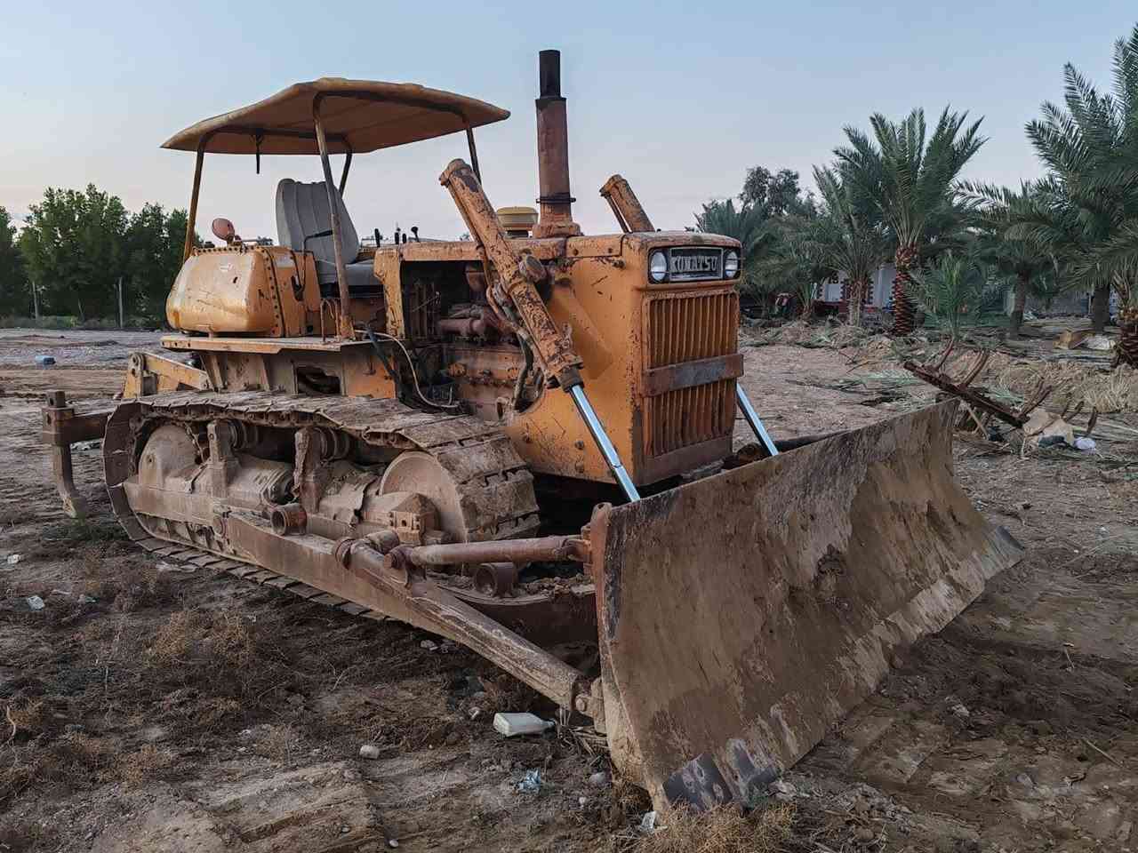 بالدوزر كوماتسو 
حجم ٦٥ 
موديل ١٩٨٢
مكينه جاهزه لعمل 
اصوليه بسم صاحبها تحويل مباشر 
العنوان العماره علي الغربي
السعر ٢٠ مليون و بيها مجال

***********
***********
