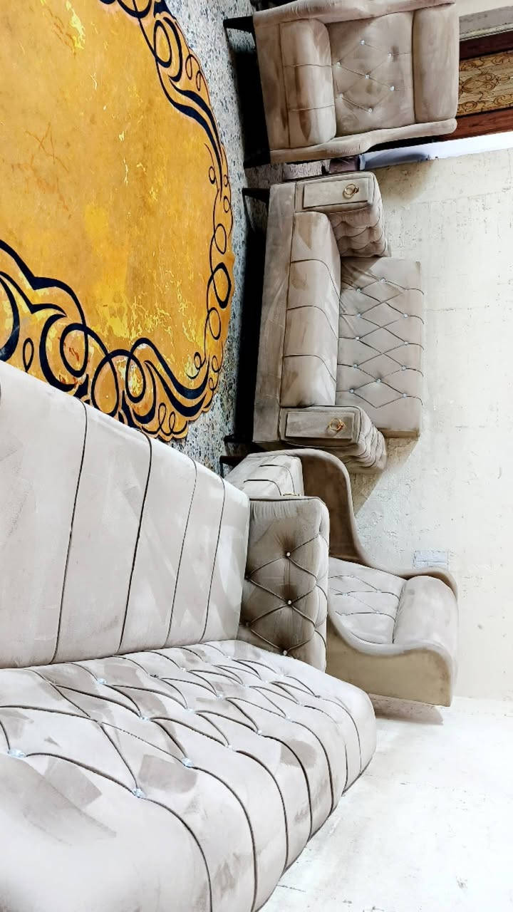 تخم 7 مقاعد نضيف جدا نضيف سعر 190 وبي مجال مكان البياع يوجد توصل بكروه رقم يوجد وتساب ***********
