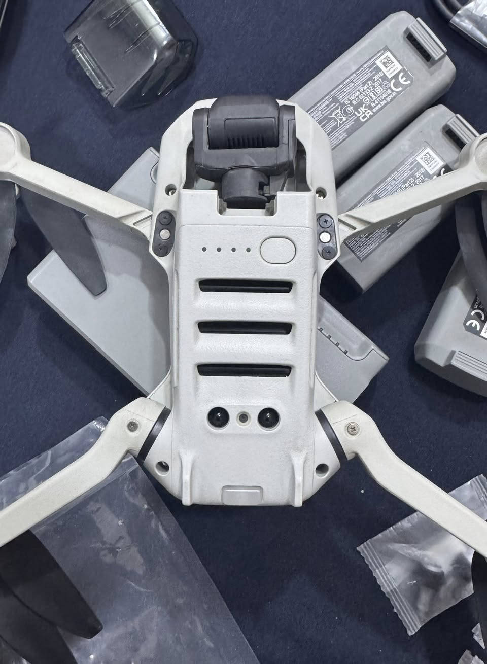 DJI Mini 2 COMBO
طائرة مني تو كومبو اخت جديد للبيع

مواصفاتها غنية عن التعريف الكل تعرفها راح اذكرهن

تصوير 4K HDR تصويره رهيب

المدى فوول يوصل لحد 10 كيلومتر 
الارتفاع 500 متر 
بيها زوم تقريب قوي
بيها تتبع سيارة واشخاص
 ثبات قوي جدا 

بيها اوضاع ذكية  وهواي تفاصيل بعد…..


**إذا كنت صاحب هذا الإعلان وتريد حذفه لأي سبب، رجاءا أرسل رسالة إلى الدعم الفني**