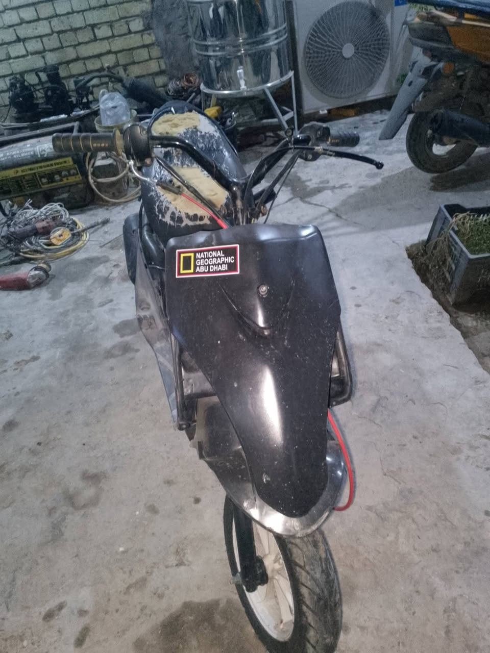 السلام عليكم ماكس مال لعب مكينه 58ونص تنطح نطح كابريتر قفاز 28صالنصه صجمي مال حاويه كلجات بلاديه سلف جديد بس من تركته مطرت عليها وكف مادري ليش براغي السلف مسولكه شاصيها شرط جديد لا عواج لا زنجار ضفيرتها جديه بلاديه تخبل لا مكطعه ولا هاي يدت العنبار موجود وياله نجمه اصلي بس الكدام مصبوغ ابيض جماليه الدراجه قويه بس صدرها تعبان ودبل خلفي تعبان سعر 400وبيها مجال بصيط شراي بخدمتك تحب تسولف تعذرني مكاني بابل مسيب حي المعلمين قرب عمو مهدي رقمي ***********الدراجه أشغلها وتطلع وتقتنع ياله تشتري ومعلومه دواخلها ملح يخبلن اسف عل اطاله والسلام عليكم
