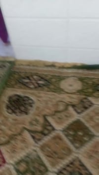 عندي زولية تركي 3/4السعر 100ومدة  07710981104