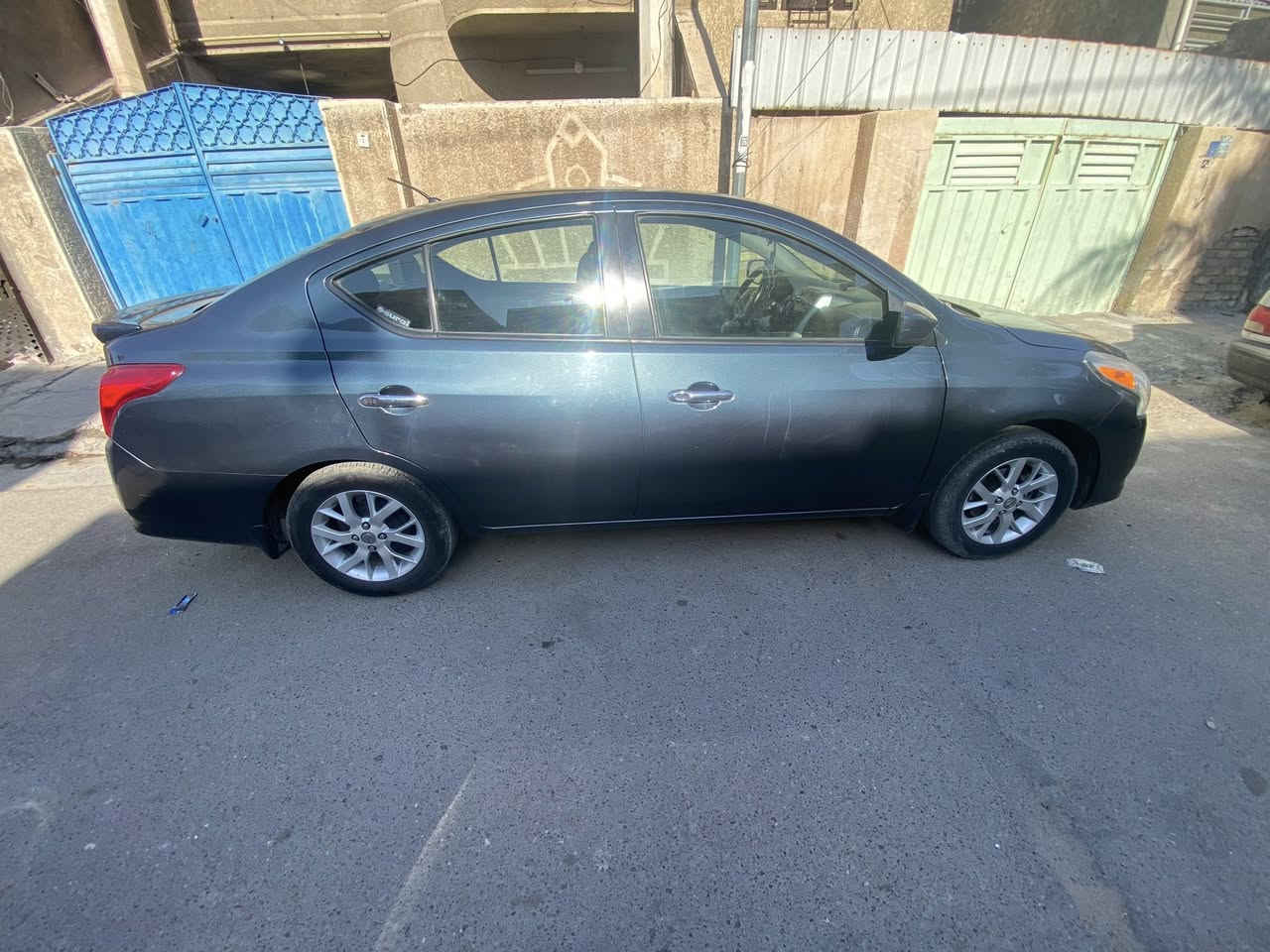 للبيع فقط 
نيسان فيرسا 2017 وارد امريكي 
ضرر موضح بالصور بسيط جداً بدون دواخل مكفولة من شاصي ولغد فقط قطعه وحدة جاملغ امامي نفسة مصبوغ 
ايرباك دركة راجع بلادي سستم شغال 
تحكم ستيرن جهتين 
مانع انزلاق 
جام كهرباء 
رقم اربيل سنوية باسمنه تحويل ثاني يوم مباشر 
السيارة جدا نظيفة استخدام بسيط 
ولاكلوب مشتغل بالدشبول وولا برغي مفتوح بيهة 
السعر 96 ورقة وبيهة مجال جدا بسيط 
مكاني بغداد 
***********
