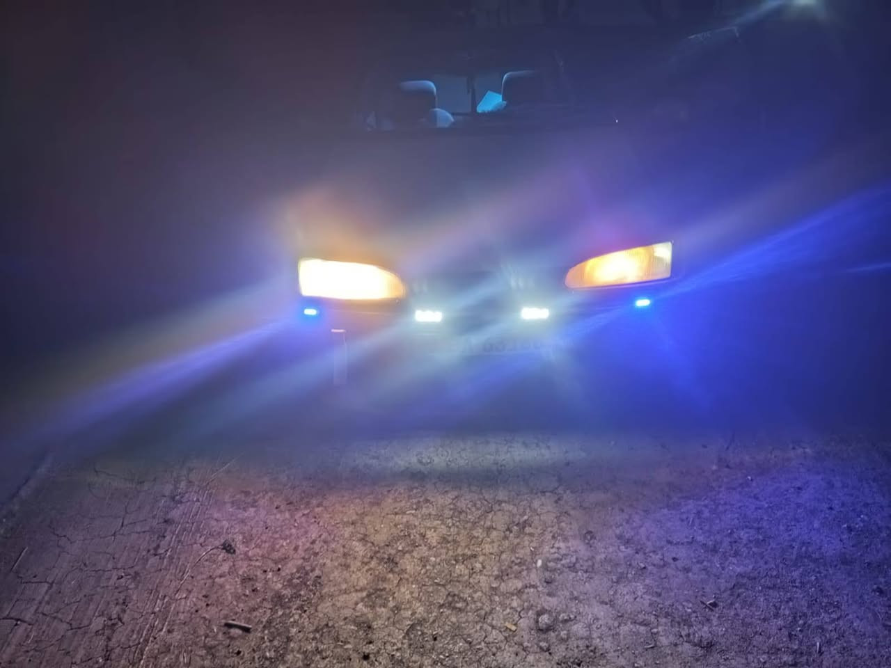 السلام عليكم سوناتا وان  موديل 92 سياره بلاديه فقط بها جراد سياره محرك وكير وتخم تاير كهربائيات كلها شغاله سنويه لل 30 رقم انبار بسمي ترايك 180 تحويل مباشر مكاني بغداد الرضوانيه قطاع زراعي  السعر 23 وبيها مجال رقم *********** بي واتساب وافق مدير الكروب
