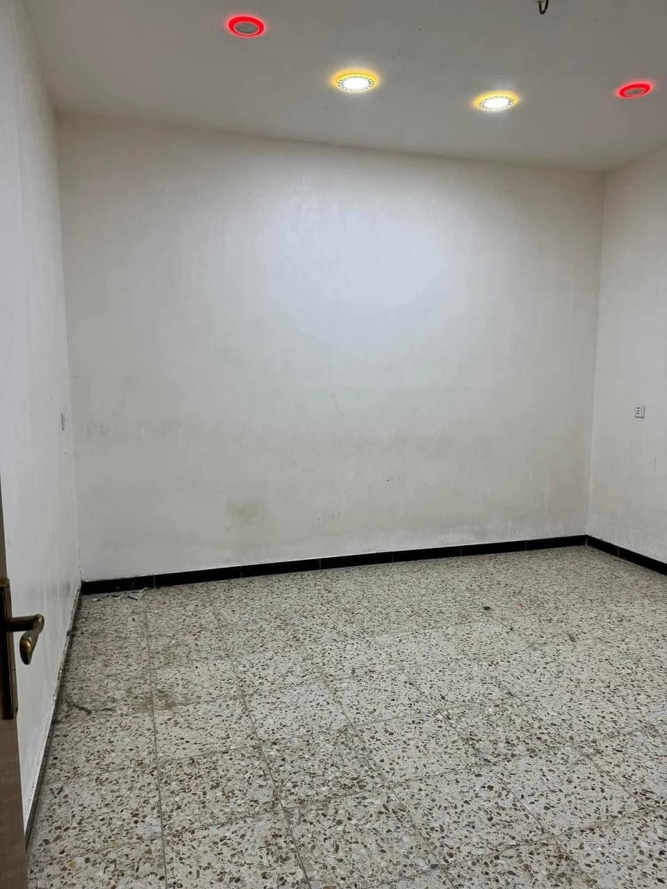 شقه للإيجار الموقع الاصلاح الشارع ‏الرئيسي  قرب مرطبات سفيح 
‏للاستفسار ***********￼￼
