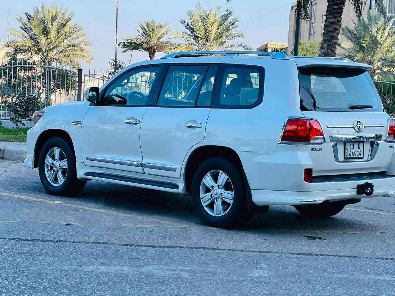 لاندكروزر موديل 2010السيارة مكفوله كفاله عامه من الضربه والصبغ والتبديل والبارد  اللستفسار اكثر اتصال علئ الرقم ‭***********‬ مواصفات السياره GXR فول مواصفات فتحه بصمه بصمه ابواب سبعه راكب ثلث قطع تبريد شاشة كامره مثبت سرعه مكينه V6 فور ويل ثلاجه داخل بيجي جلد خمسة ويل كب اكروم اشاير بل مري مري كهرباي حداديه جديده تخم تاير مكينه وكير مكفولات شرط ع البلاد تبريد ❄️اءرقم بغداد نكليزي بسمي  المكان بابل
