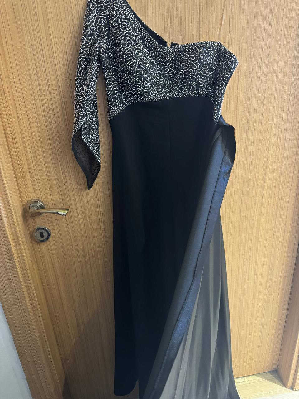 مجموعة فساتين مستخدمه مره وحده وبيهم جديد ممستخدم  موجود توصيل


**إذا كنت صاحب هذا الإعلان وتريد حذفه لأي سبب، رجاءا أرسل رسالة إلى الدعم الفني**