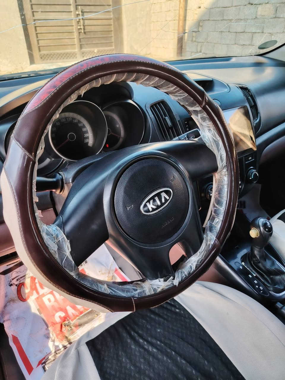 السلام عليكم كيه سيراتو 2012 رقم أربيل دولي بسمي َمكفوله كفاله محرك 1600 سياره جديده محرك كير حداديه تاير باتري بشرط سعر 95 ابيه مجال مكان سياره واسط الزبيديه ***********. ***********
