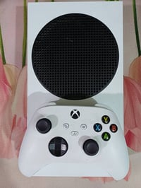 اكس بوكس سيريس اس موديل24 بدون كارتونه وبي حساب بداخله ،بي ثنين ملاحظا...