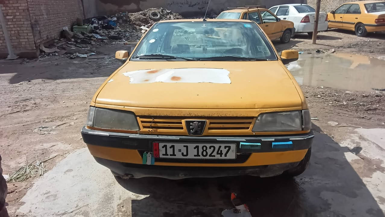 السلام عليكم بيجو موديل2011 السعر23 العنوان بغداد لامين الثانيه رقم الهاتف ***********
