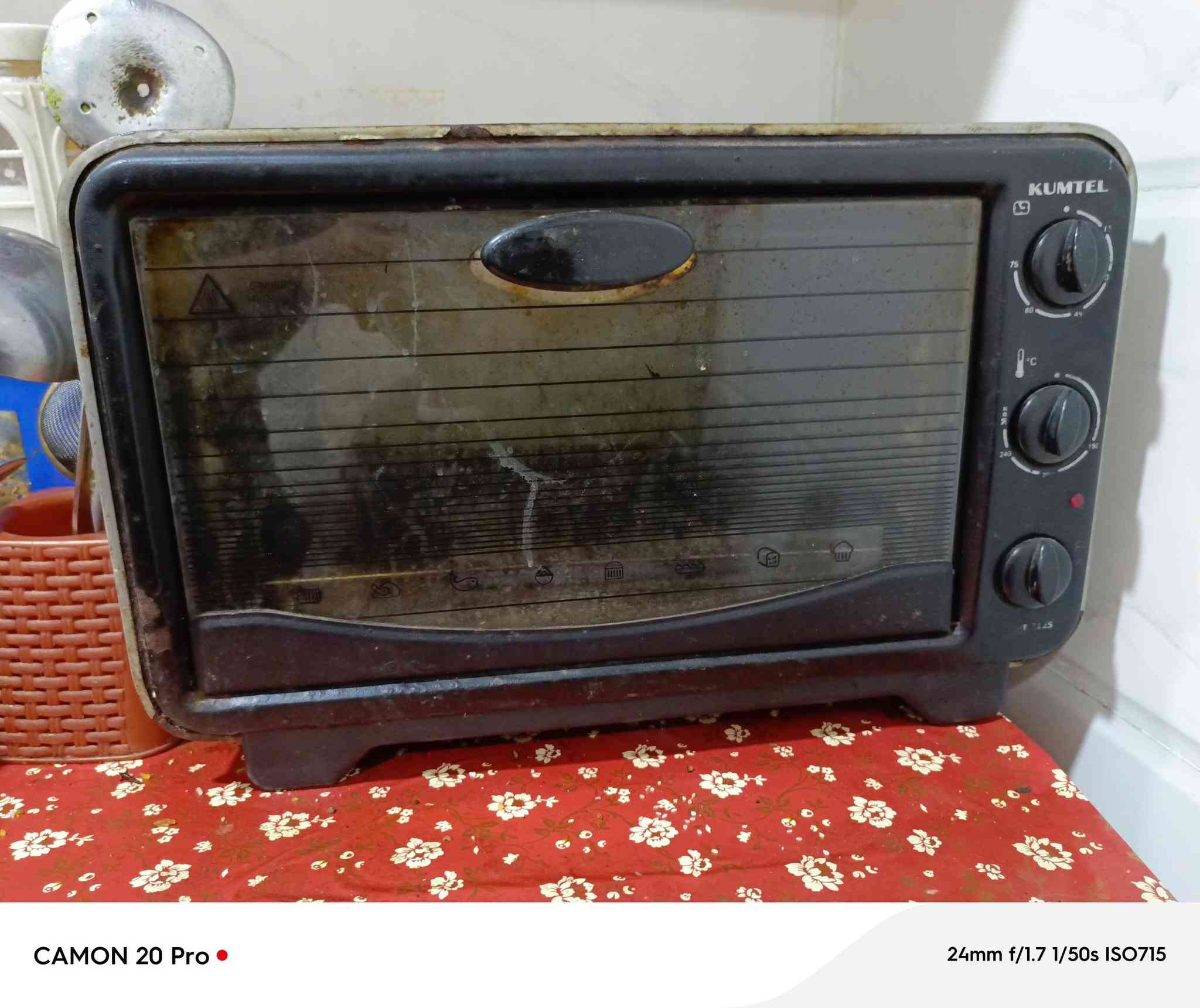 اوفن للبيع يشتغل مابي شي
سعره ب٧٥ قفل 
العنوان الجزيره اليوبه رقم0772 662 2260
