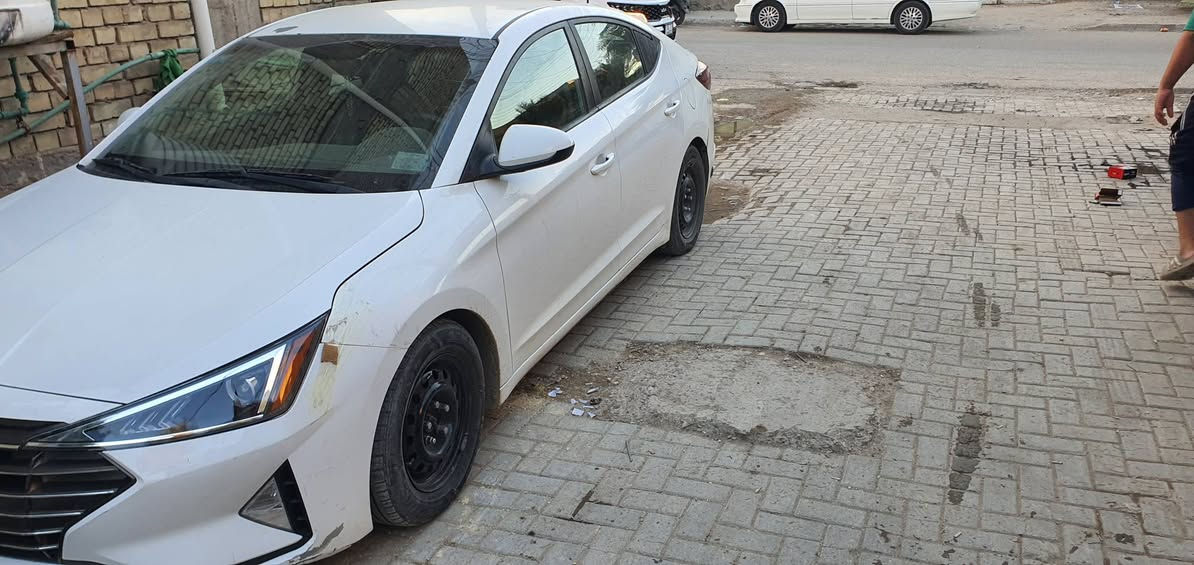 السلام عليكم النترا ٢٠١٩ امريكي للبيع
الحادث كما موضح بالصورة مع السونار بدون ايرباك 
السعر ١٢٥ ورقة وبية مجال
باسمي عنواني بغداد الرصافة
***********
