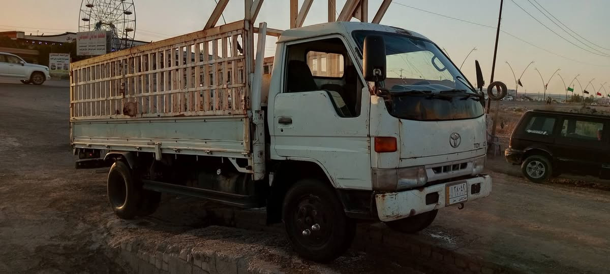 السلام عليكم من رخصه مدير الكروب كنتر موديل 1996 كير محرك شاصي كله مكفول بدون صبغ مشروع وطني السعر 80 ورقه العنوان ديالى جديده الشط قرب مطعم سامان الاتصال على الرقم ***********
