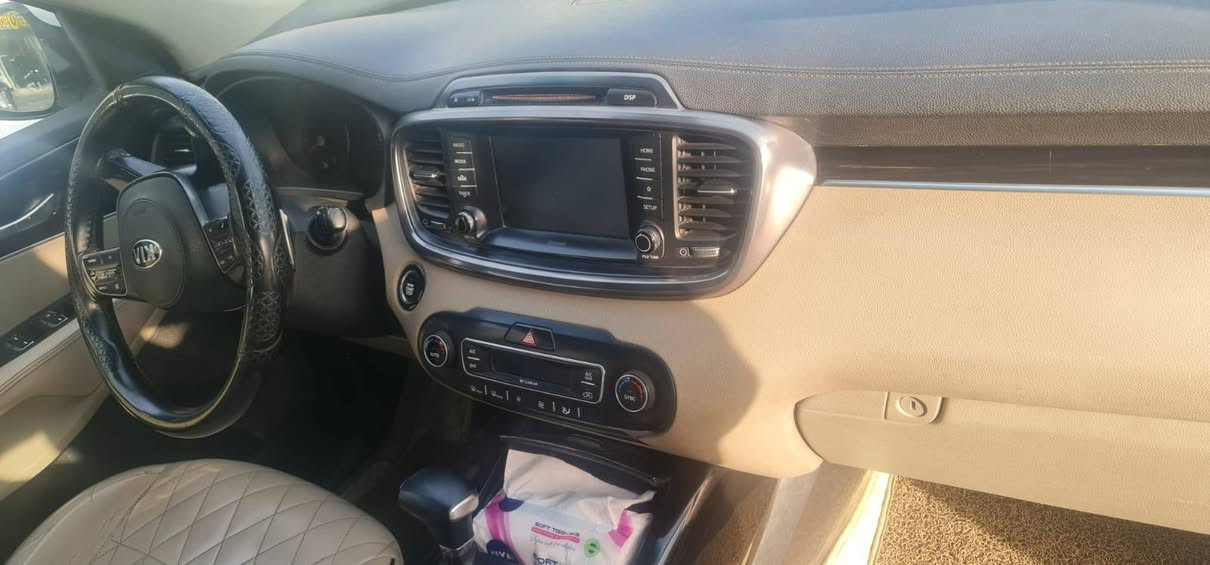 سورنتوا ٢٠١٩ خليجي للبيع مكفولة من الصبغ و التبديل عدا بارد بسيط جدا بخشم البنيد فول مواصفات عدا الفور ويل ٦ سلندر.... السعر ٢٣٥ وبيها مجال بسيط... مكاني بغداد الدورة *********** بغداد, العراق
