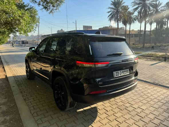 ***********.وتساب 
التيتيود. بلاك توب
5 راكب

jeep grand cherokee altitude 🏁
Balck-top.
5 sets 

رقم اربيل فحص وهزه جديد

حادث سطحي جداً بسيط
مكفولة لغود او شواصي
حادث [جاملغ وربع البنيد تعمير درجه اولى  ]

الباقي سياره كفاله عامه

ماشيه 32 mile
 جديده
المواصفات : 
 فتحه سقف طكتين
كشن جلد + مخمل 
دخول ذكي
بصمة ابواب وتشغيل عن بعد
شاحن وايرلس
كامره دواره
صندوق كهربائي شفط 
تبريد منفصل
شاشه كيجات ديجتل
رادار امامي
سماعات بوس دمام
شفتات بالستيرن
لد نهاري ابلادي 
حساسات خلفيه 
 اوتو بريك توقف ذاتي
نظام صوتي
نقطه عمياء 
اشاير بالمري 
فول تحكم استيرن
ويل 20 اسود ابلادي 

محرك السيارة 
V6
3600

وبعد بيها هوايه مواصفات 

للتواصل 
*********** وتساب بغداد
