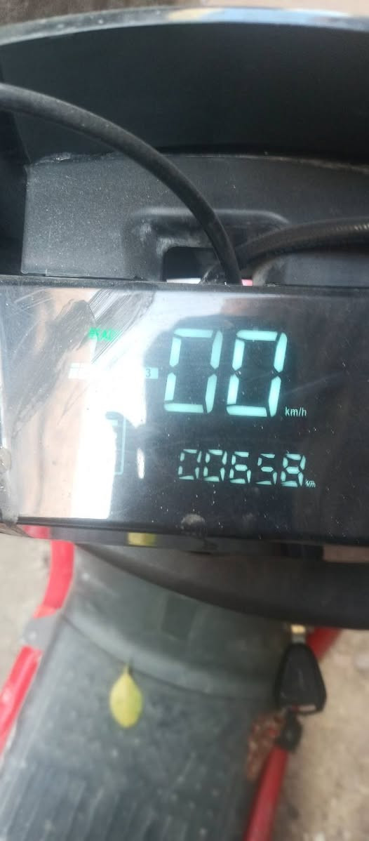 للبيع دراجه ار 11 موديل 2023 سرعتها 55 اربع بطاريات 5500 واط السعر 300 وبيها مجال مكاني بابل شارع 80 الرقم ***********
