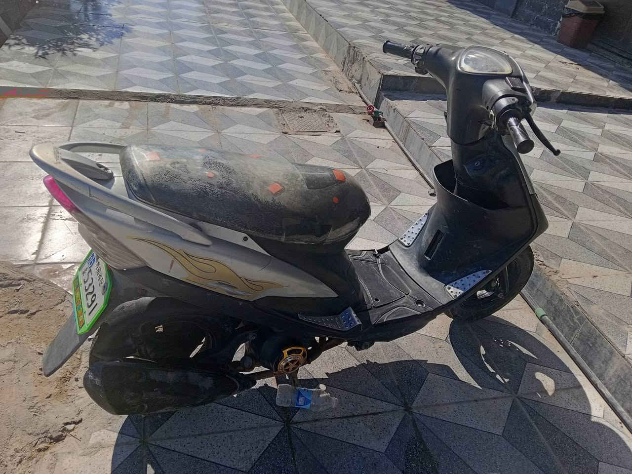 سلام عليكم
دراجه ماكس عدله.  دراجه نصيفه ومابيه اي شي مكينه بلادي ما مفتوحه على فحص سعر 550 وبيه مجال 
***********
