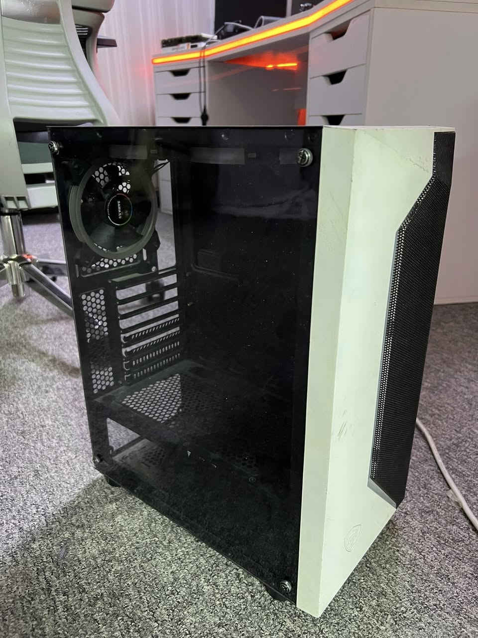 السلام عليكم
قطع للبيع
 
32GB DDR5 RAM (16*2) 6000Hz
مستخدم كلش قليل ونظيفات
450 الف 

مذربورد b450 
msi A pro 
75 الف 

كيس ابيض نظيف يجي ويا ٤ فانات وتحكم rgb 
70 الف 

كيس اسود مال msi بي ٣ فانات 
45 الف 

اي استفسار او تفاصيل اكثر عالخاص 
او رقم واتس ***********
